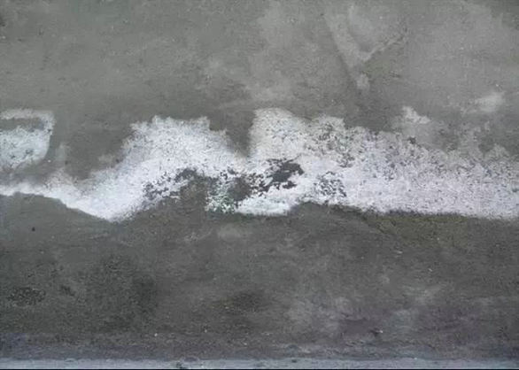 耐火澆注料返堿現象